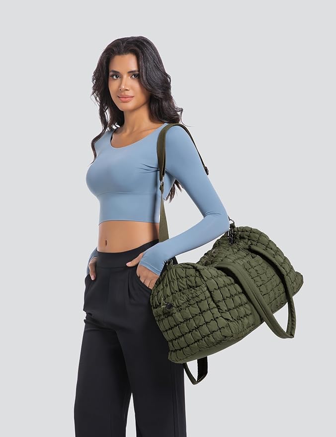 Quilted Travel Duffle Bag for Women Medium Weekender Bag Puffer Overnight Bag Large Soft Puffy Duffel Bag Carry-On Gym Bag Lightweight Personal Item Travel Bag for Trips Business Sport Airplane