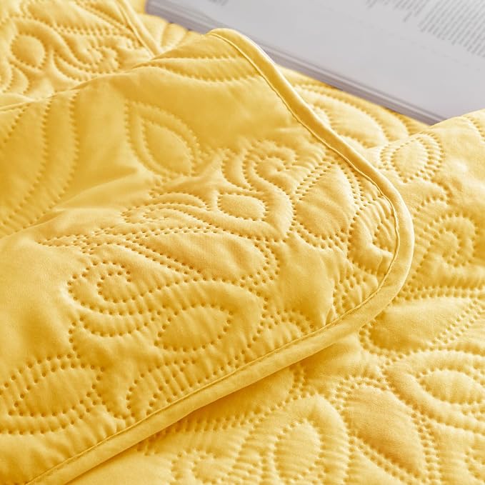 Whale Flotilla King Quilt Bedding Set Vintage Damask Reversible Bedspread | Suitable for Bed, 3 Pieces Yellow Lightweight Breathable Quilt King Size, Ultrasonic Coverlet Bed Cover with 2 Pillow Shams
