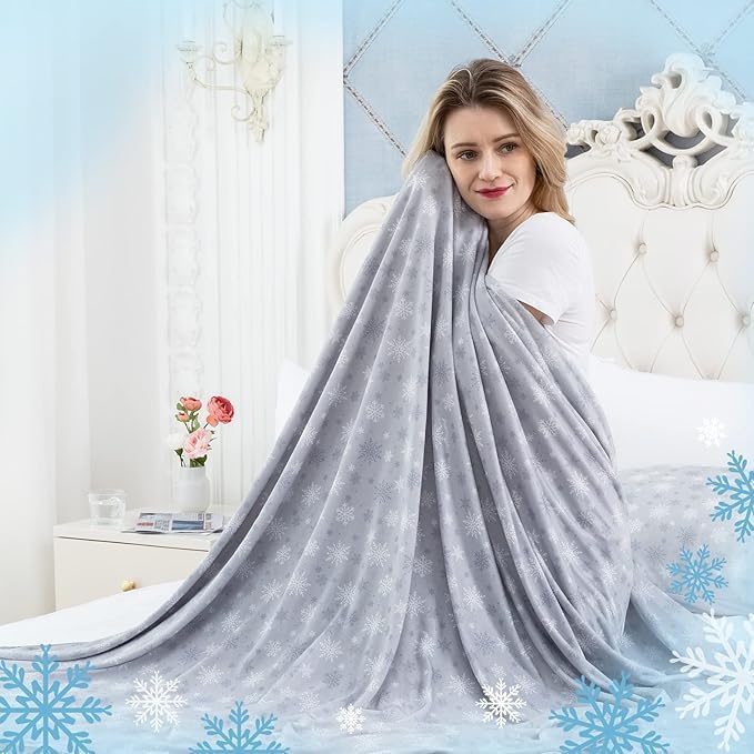 OIGAE Cooling Blanket for Hot Sleepers - Soft & Lightweight Summer Cold Blanket for Night Sweats | Perfect for Bed, Couch, Sofa (Light Grey, King 90" x 108")