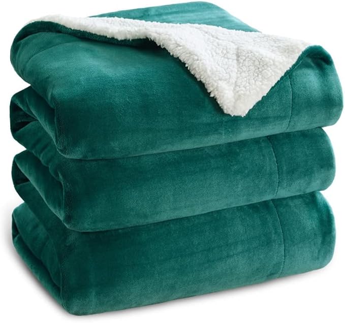 Bedsure GentleSoft Sherpa Fleece Blanket Queen Size for Bed, Non-Heated, Thick and Warm Throw for Women and Men, Soft Fuzzy Plush Queen Blanket for Winter, Forest Green, 90x90 Inches