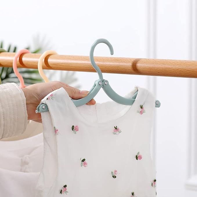 24 Pcs Travel Hangers with 48 Pcs Clips,Portable Folding Clothes Hangers Travel Clothes Hangers Travel Accessories Foldable Clothes Drying Rack for Travel Plastic Non Slip Clothing Hangers 4 Colors