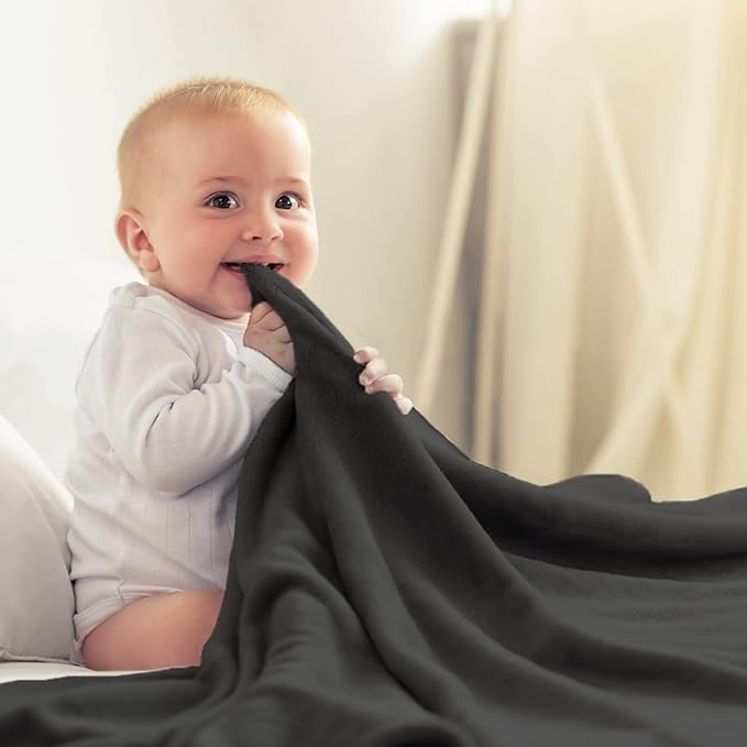 EIUE Comfortable Fleece Blanket,Ultra Soft Cozy Small Black Blankets for All Seasons (Coal Black,40x60 inches)
