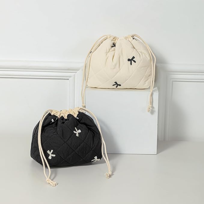 uekeboag Cotton Quilted Drawstring Makeup Bag with Canvas Lining,Coquette Aesthetic Cute Travel Toiletry Bag,Drawstring Gift Bag for Women and Girls（06Black Bows）