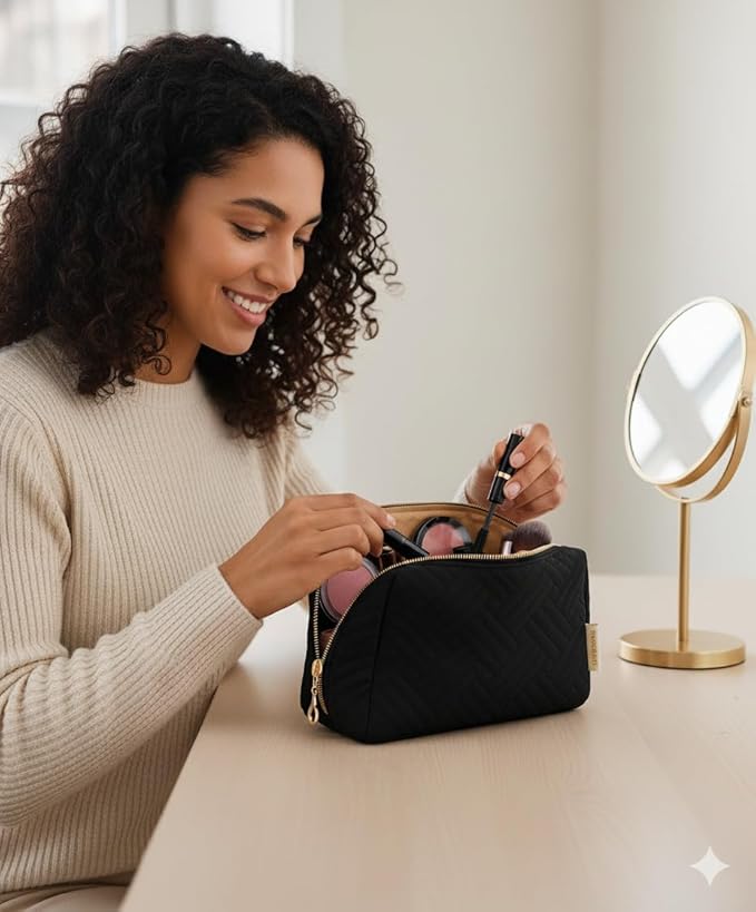 BAGSMART Small Makeup Bag, Travel Cosmetic Bag Make Up Pouch Small Travel Zipper Pouch,Water-resistant Toiletry Bag,Makeup Organizer Bag for Women, Black