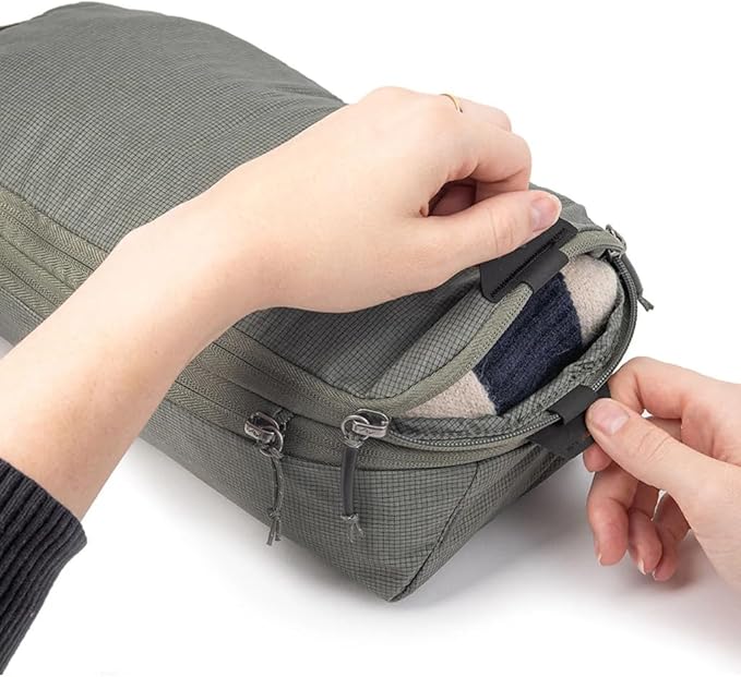 Peak Design Packing Cube, Sage, Weatherproof Luggage Cube with Dual Compartment Organization, Expansion and Compression, Zipper Opening, Travel Organizer for Men and Women, Size S