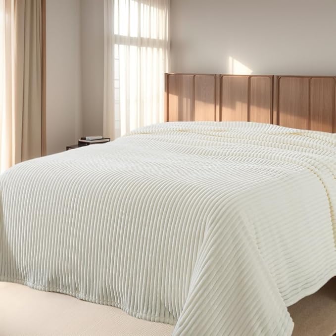 Cuddly Blanket King Size, Fluffy Fleece Blanket, Warm and Soft Blanket with Striped Pattern for King Calking Bed, 90x108 Inches,Cream