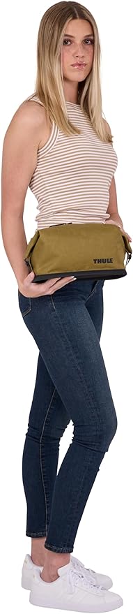 Thule Aion Toiletry Bag - Water-resistant bag for toiletries, makeup & shaving essentials - Removable liquids bag included - Easy to clean - Snap loop for easy hang - Waxed, PFC-free fabric