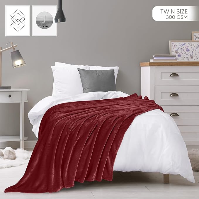 Utopia Bedding Fleece Blanket Twin Size Burgundy 300GSM Luxury Anti-Static Fuzzy Soft Microfiber Bed Blanket (60x80 Inch)