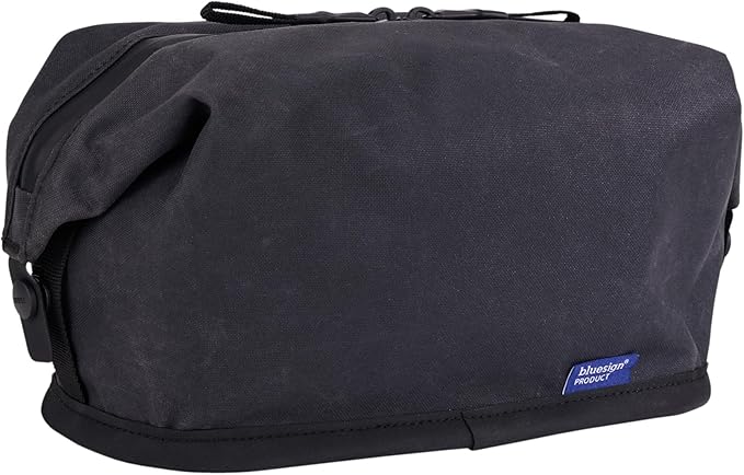 Thule Aion Toiletry Bag - Water-resistant bag for toiletries, makeup & shaving essentials - Removable liquids bag included - Easy to clean - Snap loop for easy hang - Waxed, PFC-free fabric