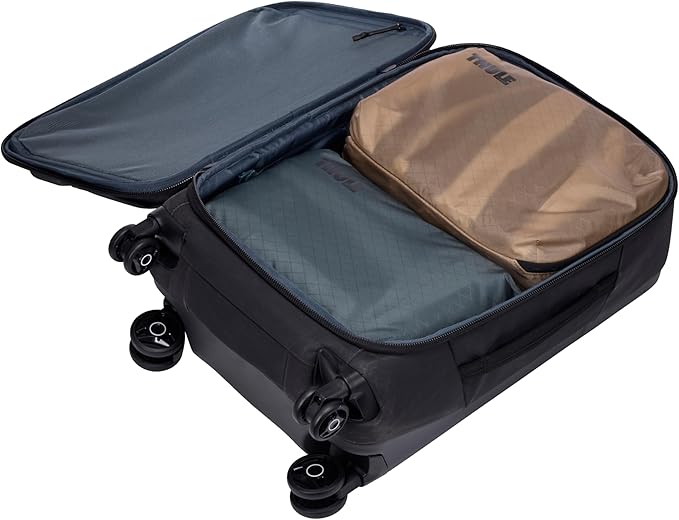 Thule Clean Dirty Packing Cube, Internal TPU Divider, Semitransparent Fabric, Easy to Pack, YKK Zippers