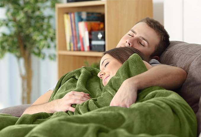 Utopia Bedding Fleece Blanket Twin Size Olive (60x80 Inches) Ultra Soft Warm Lightweight Microfiber Breathable Anti-Static Cozy Winter Bed Blanket, All-Season Home Decor Gift for Men & Women