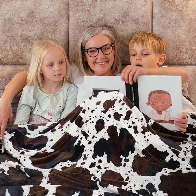Bnuitland Cow Print Throw Blanket, Large Size 90x90 Inches with Storage Pouch, 300 GSM Double Sided Lightweight Fuzzy Decor, Super Soft Cozy Gift Flannel Fleece Blanket for Bed/Sofa/Couch/Outdoor
