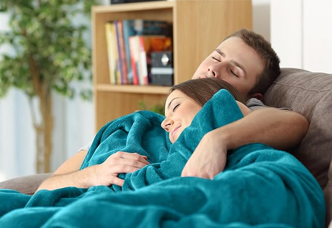 Utopia Bedding Fleece Blanket Twin Size Turquoise 300GSM Luxury Anti-Static Fuzzy Soft Microfiber Bed Blanket (60x80 Inch)
