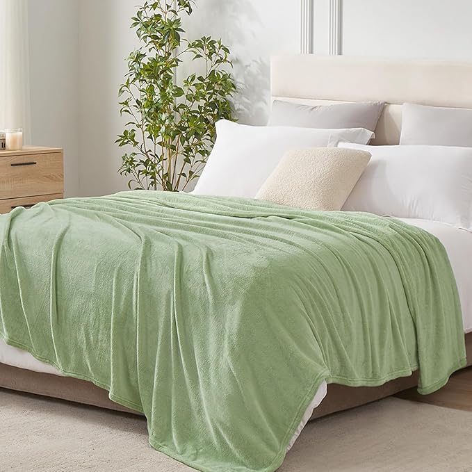Hansleep Fleece Sage Green Throw XL Blanket, Super Soft Flannel Fuzzy Plush Cozy Blanket for All Seasons, Sage Green, Throw XL 50x70 Inches