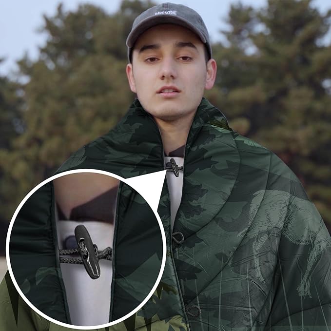Camping Blanket Puffy - Outdoor Stadium Blanket Wearable, Lightweight, Packable, Machine Washable Camping Quilt for Traveling, Picnic, Beach, Party 78"x 56" (Grass Green)