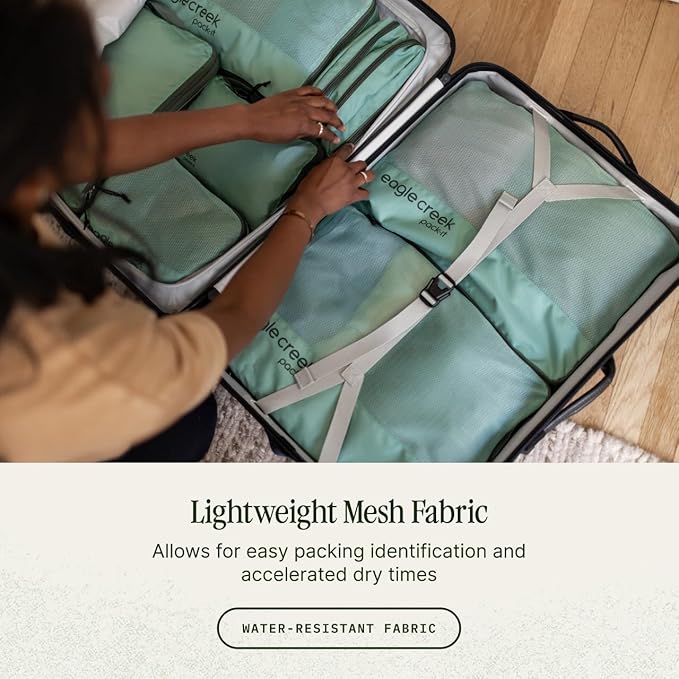 Eagle Creek Pack-It Reveal Compression Cube - Compact Packing Cube for Travel - Durable Suitcase Organizer - Sustainable Material - Easy-Grab Zipper Pulls - Medium - Willow Green