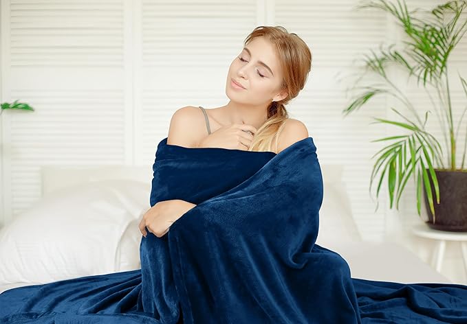 Utopia Bedding Fleece Blanket Twin Size Navy (60x80 Inches) Ultra Soft Warm Lightweight Microfiber Breathable Anti-Static Cozy Winter Bed Blanket, All-Season Home Decor Gift for Men & Women