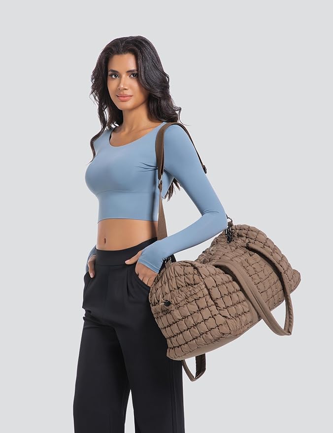 Quilted Travel Duffle Bag for Women Medium Weekender Bag Puffer Overnight Bag Large Soft Puffy Duffel Bag Carry-On Gym Bag Lightweight Personal Item Travel Bag for Trips Business Sport Airplane
