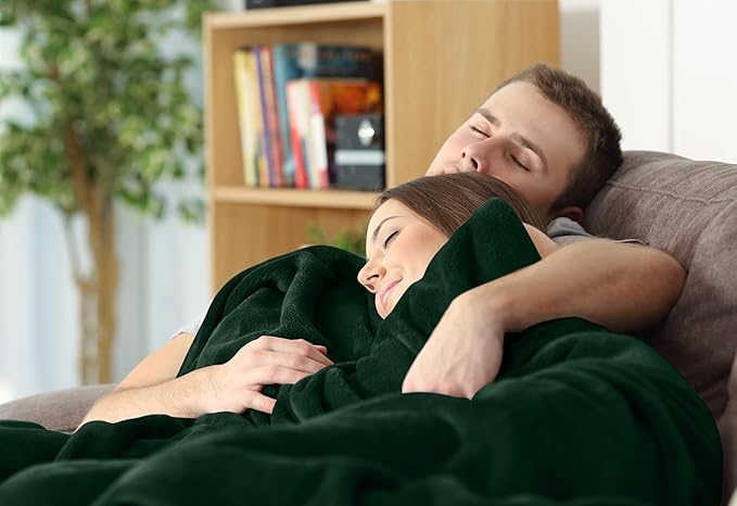 Utopia Bedding Fleece Blanket Twin Size Forest Green 300GSM Luxury Anti-Static Fuzzy Soft Microfiber Bed Blanket (60x80 Inch)
