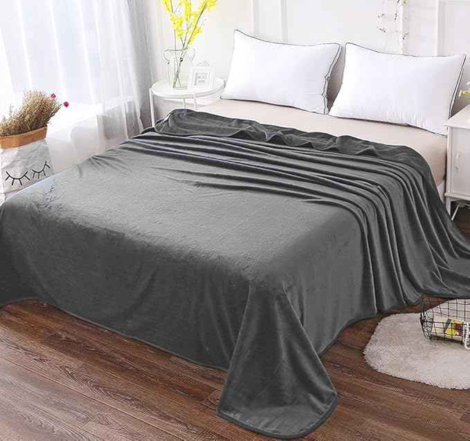 HOZY Soft King Size Blanket for Fall Winter Spring All Season Warm Fuzzy Summer Autumn Oversized Blankets for Cal King/California King Bed Fluffy Lightweight Dark Grey 90"x108"