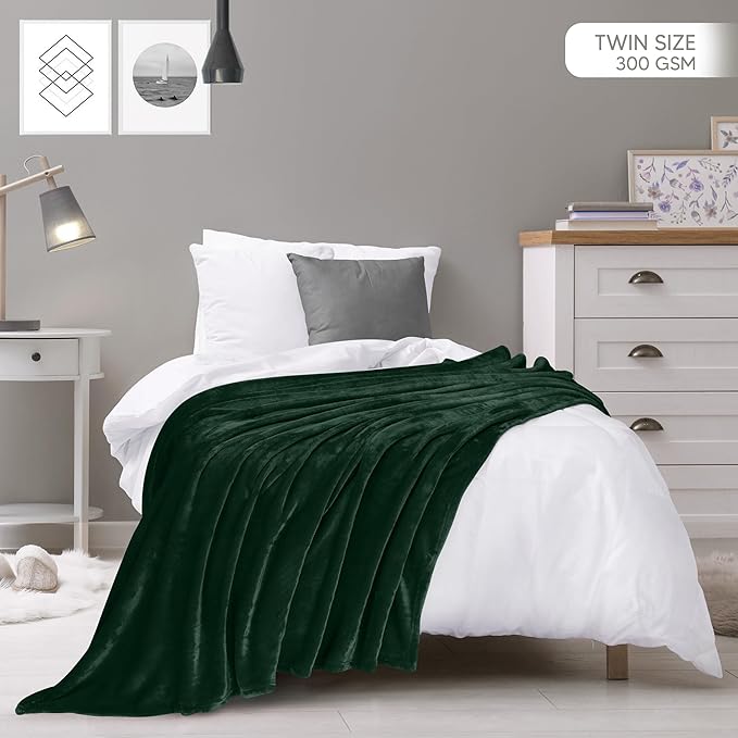 Utopia Bedding Fleece Blanket Twin Size Forest Green 300GSM Luxury Anti-Static Fuzzy Soft Microfiber Bed Blanket (60x80 Inch)