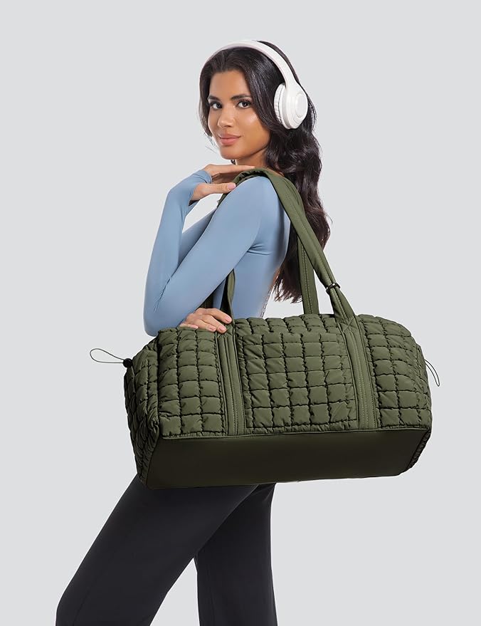 Quilted Travel Duffle Bag for Women Medium Weekender Bag Puffer Overnight Bag Large Soft Puffy Duffel Bag Carry-On Gym Bag Lightweight Personal Item Travel Bag for Trips Business Sport Airplane