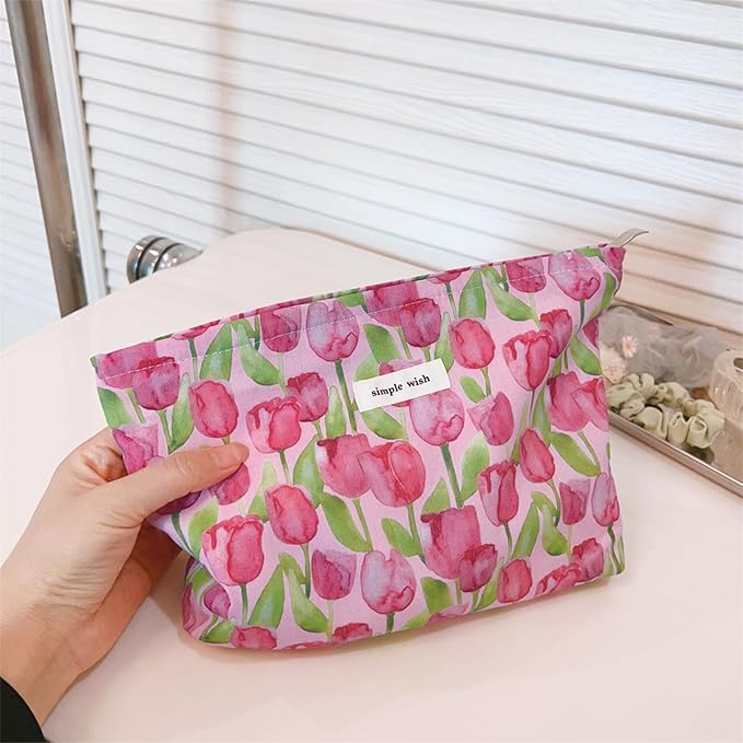 Wudygir Floral Makeup Bag for Women Travel Toiletry Bag Large Capacity Cosmetic Pouch with Zipper Cute Makeup Organizer Portable Handbag (Tulips)