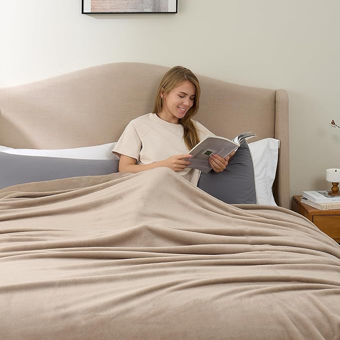 Hansleep Fleece Light Camel Twin Blanket, Super Soft Flannel Fuzzy Plush Cozy Blanket for All Seasons, Light Camel, Twin 60x80 Inches