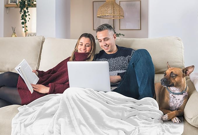 Utopia Bedding Fleece Blanket Twin Size White (60x80 Inches) Ultra Soft Warm Lightweight Microfiber Breathable Anti-Static Cozy Winter Bed Blanket, All-Season Home Decor Gift for Men & Women
