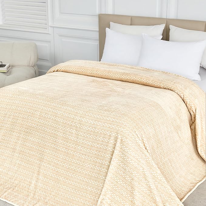 Extra Large Soft Cozy 120x138 Inches Seamless Oversized King Fleece Blanket - Huge 3D Jacquard Decorative 10'x11.5' California King Blanket for Bed, Sofa, Couch, Travel, Khaki Chain