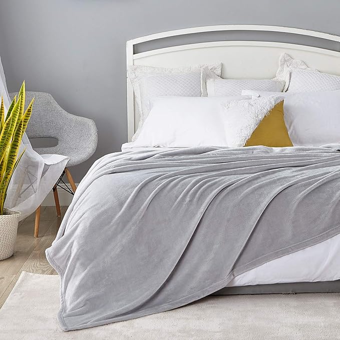 Hansleep Fleece Light Grey Throw Blanket, Super Soft Flannel Fuzzy Plush Cozy Blanket for All Seasons, Light Grey, Throw 50x60 Inches