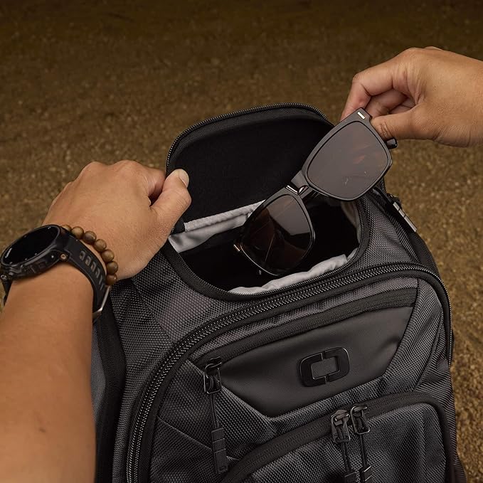 OGIO RENEGADE DNA BACKPACK (TITANIUM)