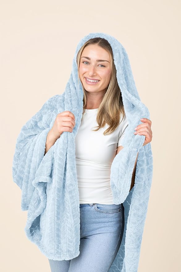 EverSnug Travel Blanket & Pillow 68x42 - Premium Ultra-Soft Microfleece 2 in 1 Compact & Packable Flight Blanket with Soft Bag Pillowcase, Hand Luggage Sleeve and Backpack Clip (Ice Blue)