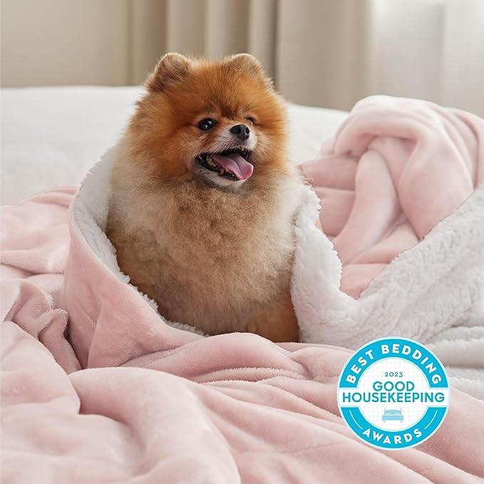 Bedsure GentleSoft Sherpa Fleece Throw Blanket for Couch, Non-Heated, Thick and Warm Throw Gifts for Women and Girls, Soft Fuzzy Plush Kids Blanket for Spring, Room Home Decor, Pink, 50x60 Inches