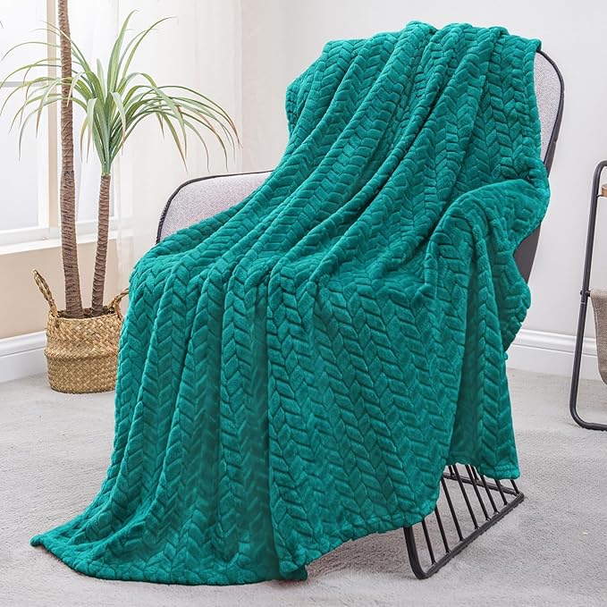 Exclusivo Mezcla Fleece Throw Blanket for Couch and Bed, 50x70 Inches Soft Cozy Jacquard Flannel Blankets, Lightweight Fuzzy Plush Warm Throws for Women, Teal