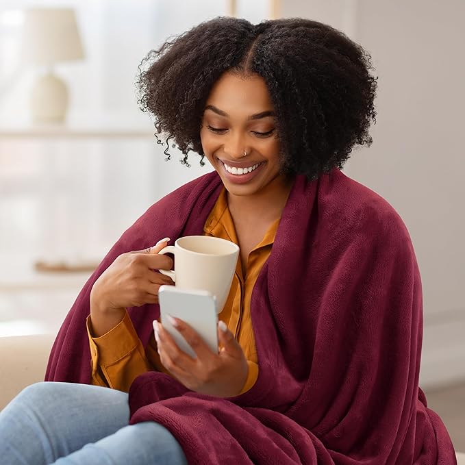 Utopia Bedding Fleece Blanket Twin Size Burgundy 300GSM Luxury Anti-Static Fuzzy Soft Microfiber Bed Blanket (60x80 Inch)