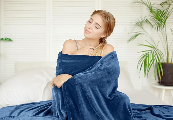 Utopia Bedding Fleece Blanket Twin Size Royal Blue 300GSM Luxury Anti-Static Fuzzy Soft Microfiber Bed Blanket (60x80 Inch)