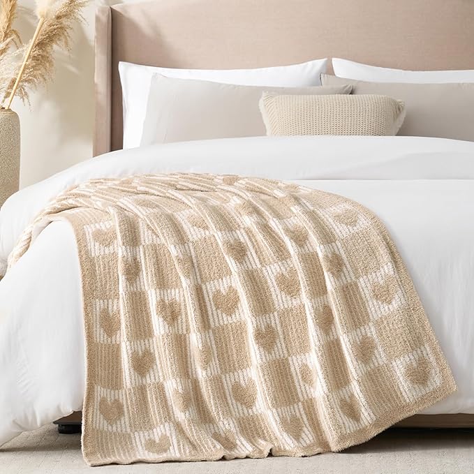 Snuggle Sac Heart Checkered Throw Blanket for Women,Love Blanket Heart Blankets for Her Wife Girlfriend Mom,Super Soft Warm Fluffy Faux Fur Blanket for Couch Sofa Bed,Beige Heart,50x60 inches