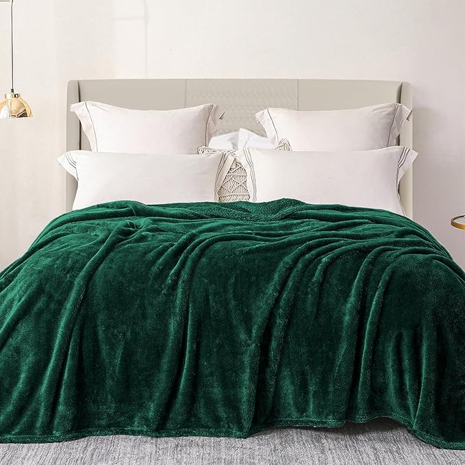 Exclusivo Mezcla Plush Fuzzy Fleece Bed Blanket King Size, Super Soft, Fluffy and Warm Blankets for Couch, Bed, All Season (Forest Green, 90x104 inches)
