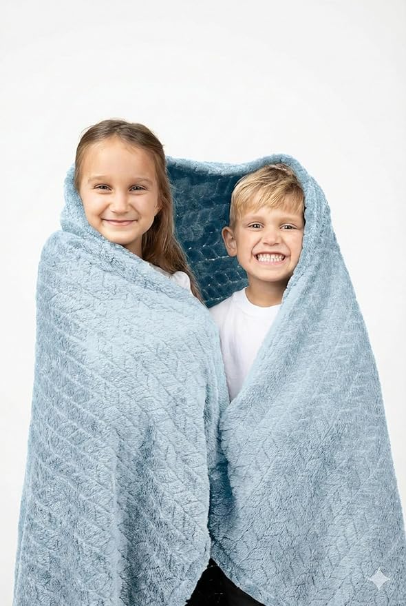 EverSnug Travel Blanket & Pillow 68x42 - Premium Ultra-Soft Microfleece 2 in 1 Compact & Packable Flight Blanket with Soft Bag Pillowcase, Hand Luggage Sleeve and Backpack Clip (Ice Blue)