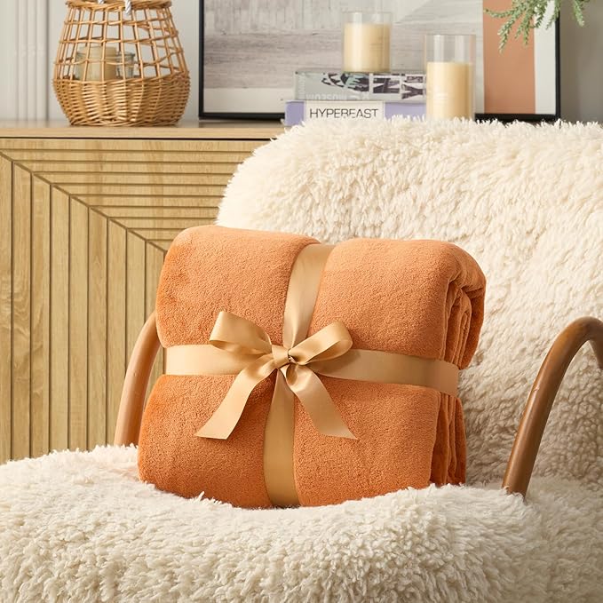 Hansleep Fleece Pumpkin Orange Queen Blanket, Super Soft Flannel Fuzzy Plush Cozy Blanket for All Seasons, Pumpkin Orange, Queen 90x90 Inches