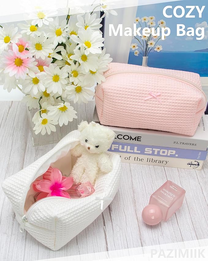 PAZIMIIK Cozy Makeup Bag Travel Cosmetic Bag for Women Soft Toiletry Bag Aesthetic Makeup Organizer Portable Large Zipper Pouch for Skincare Beauty Accessories Brushes Waffle Check Cream White