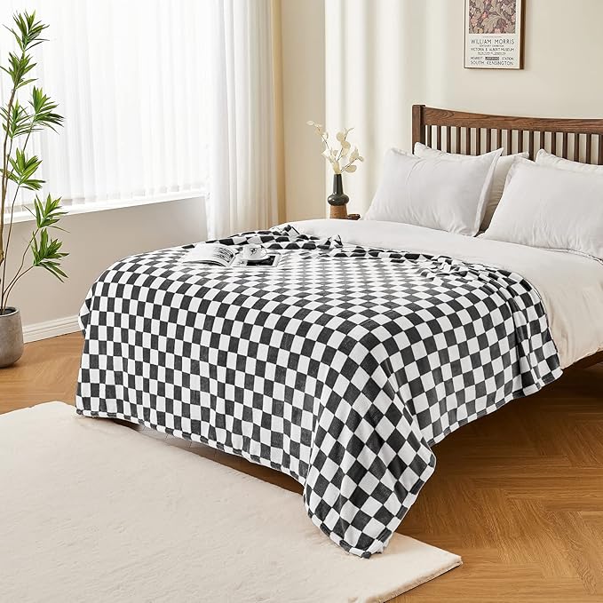 Checkered Blanket Flannel Throw Blankets Soft Cozy Checkered Grid Print Chessboard Gingham Pattern Throws for Bed Sofa Couch for All Seasons, 60x80 Inch, Black