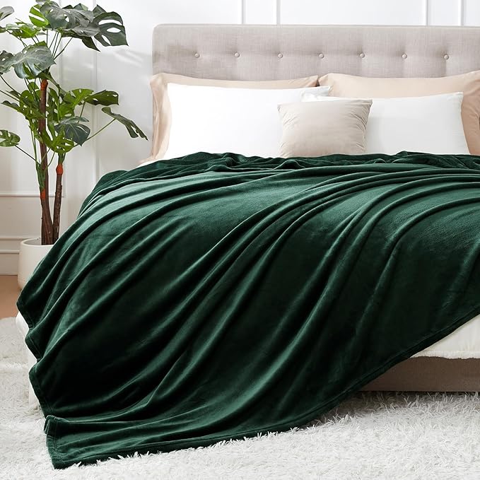 Hansleep Fleece Dark Green Throw XL Blanket, Super Soft Flannel Fuzzy Plush Cozy Blanket for All Seasons, Dark Green, Throw XL 50x70 Inches
