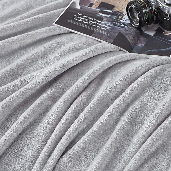 Hansleep Fleece Light Grey Throw Blanket, Super Soft Flannel Fuzzy Plush Cozy Blanket for All Seasons, Light Grey, Throw 50x60 Inches