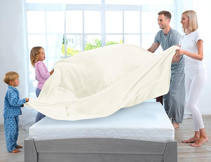 Utopia Bedding Fleece Blanket Twin Size Ivory (60x80 Inches) Ultra Soft Warm Lightweight Microfiber Breathable Anti-Static Cozy Winter Bed Blanket, All-Season Home Decor Gift for Men & Women
