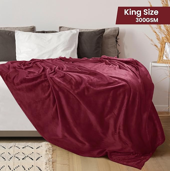 Utopia Bedding Fleece Blanket King Size Burgundy 300GSM Luxury Anti-Static Fuzzy Soft Microfiber Bed Blanket (90x102 Inch)