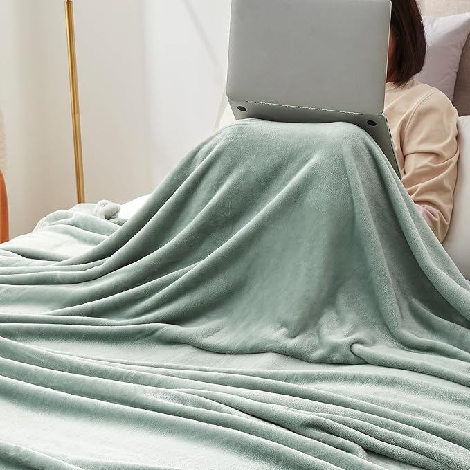 Hansleep Fleece Celadon Throw XL Blanket, Super Soft Flannel Fuzzy Plush Cozy Blanket for All Seasons, Celadon, Throw XL 50x70 Inches