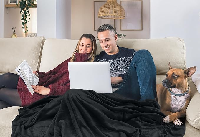 Utopia Bedding Fleece Blanket Twin XL Size Black 300GSM Luxury Anti-Static Fuzzy Soft Microfiber Dorm Bed Blanket (90x76 Inch)