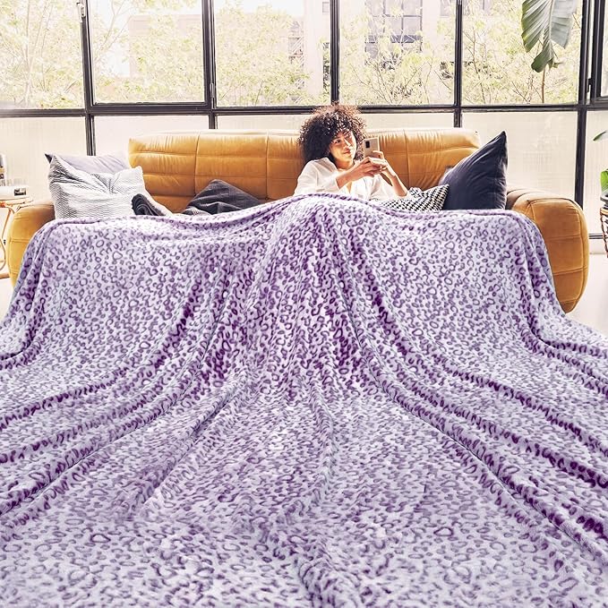 Purple Leopard Print Blanket for Women, Soft Warm Cheetah Queen Size Blanket, Cozy Fleece Throw for Bed Sofa Couch, Home Decor Living Room Bedroom Decor, Mothers Day Birthday Gifts for Mom Grandma